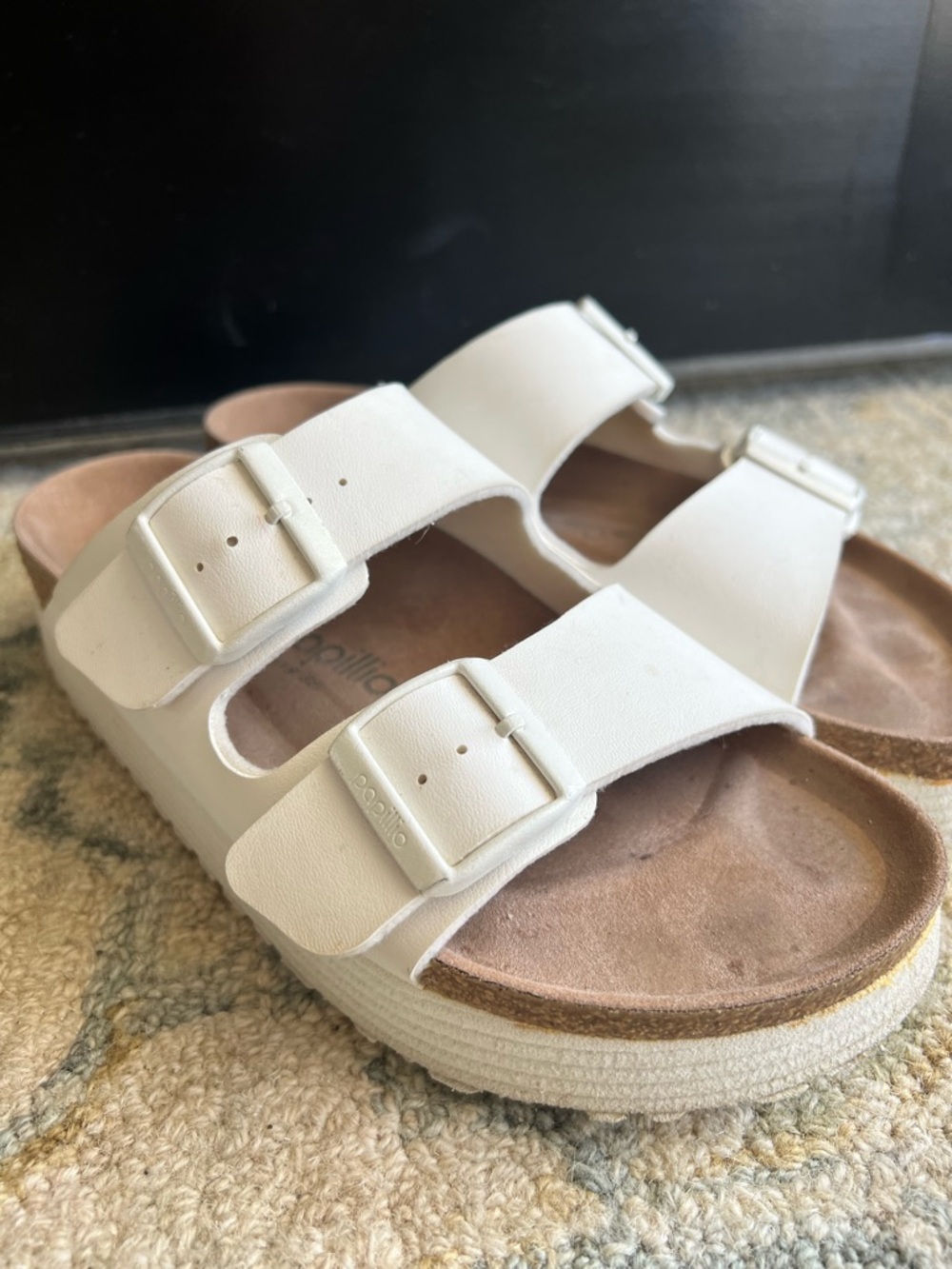 BIRKENSTOCK !LIKE NEW!  Papillio Sandals - White size 39 (US 8/8.5) - Picture 2 of 9